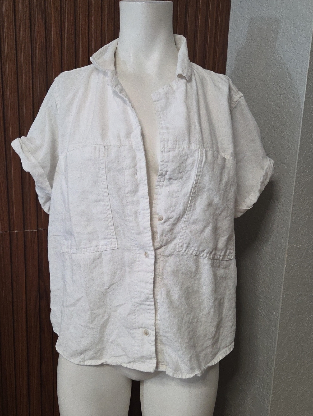 Universal Thread White Button-Front Short Sleeve Shirt